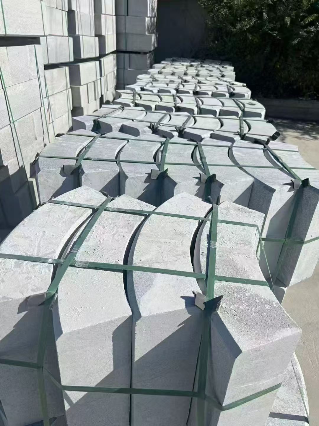 潍坊 芝麻灰弧形路沿石