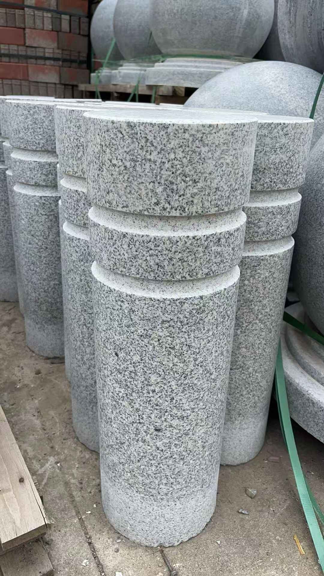 潍坊 芝麻白花岗岩挡车柱、隔离柱多少钱