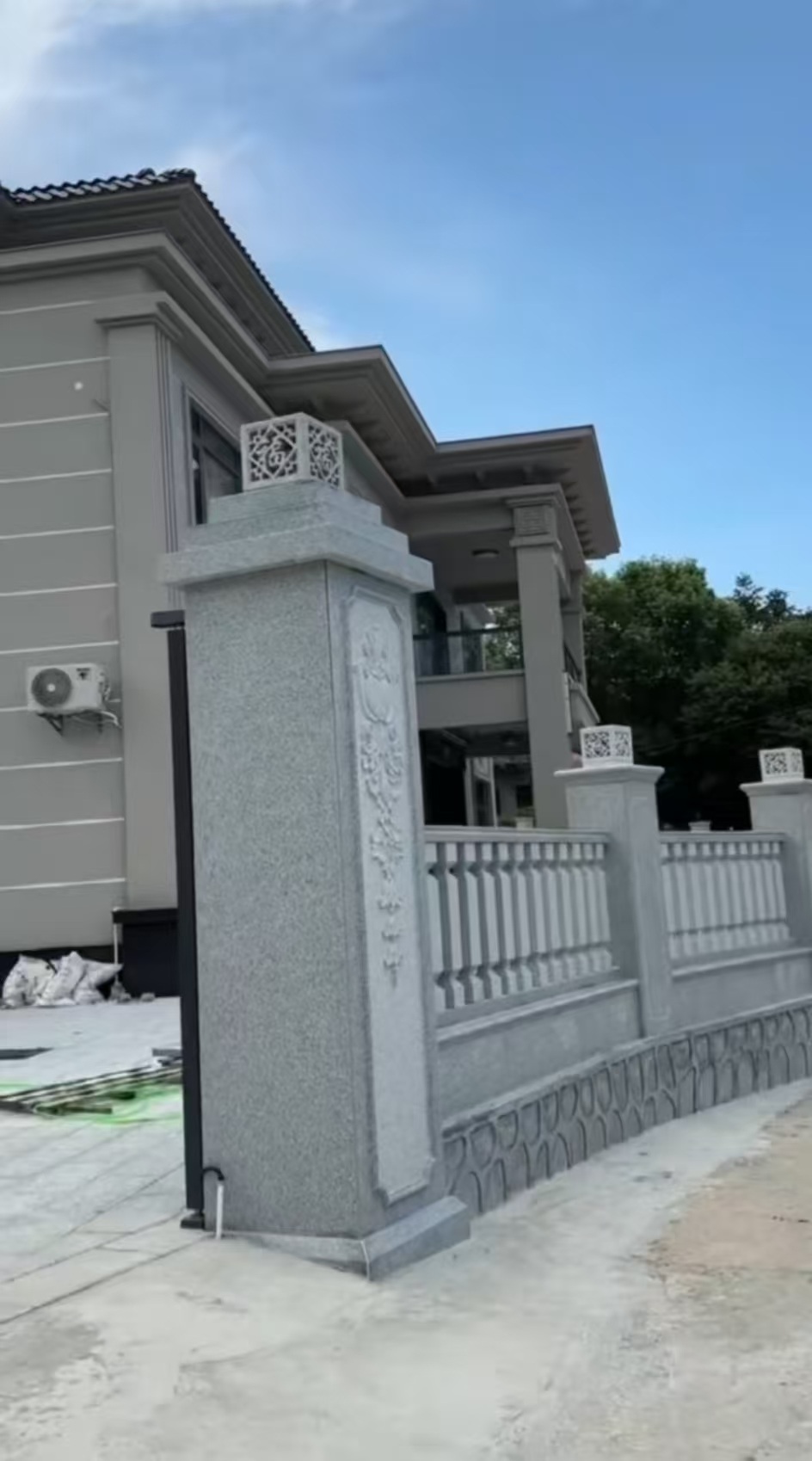 潍坊 芝麻白别墅围墙栏杆，私人订制