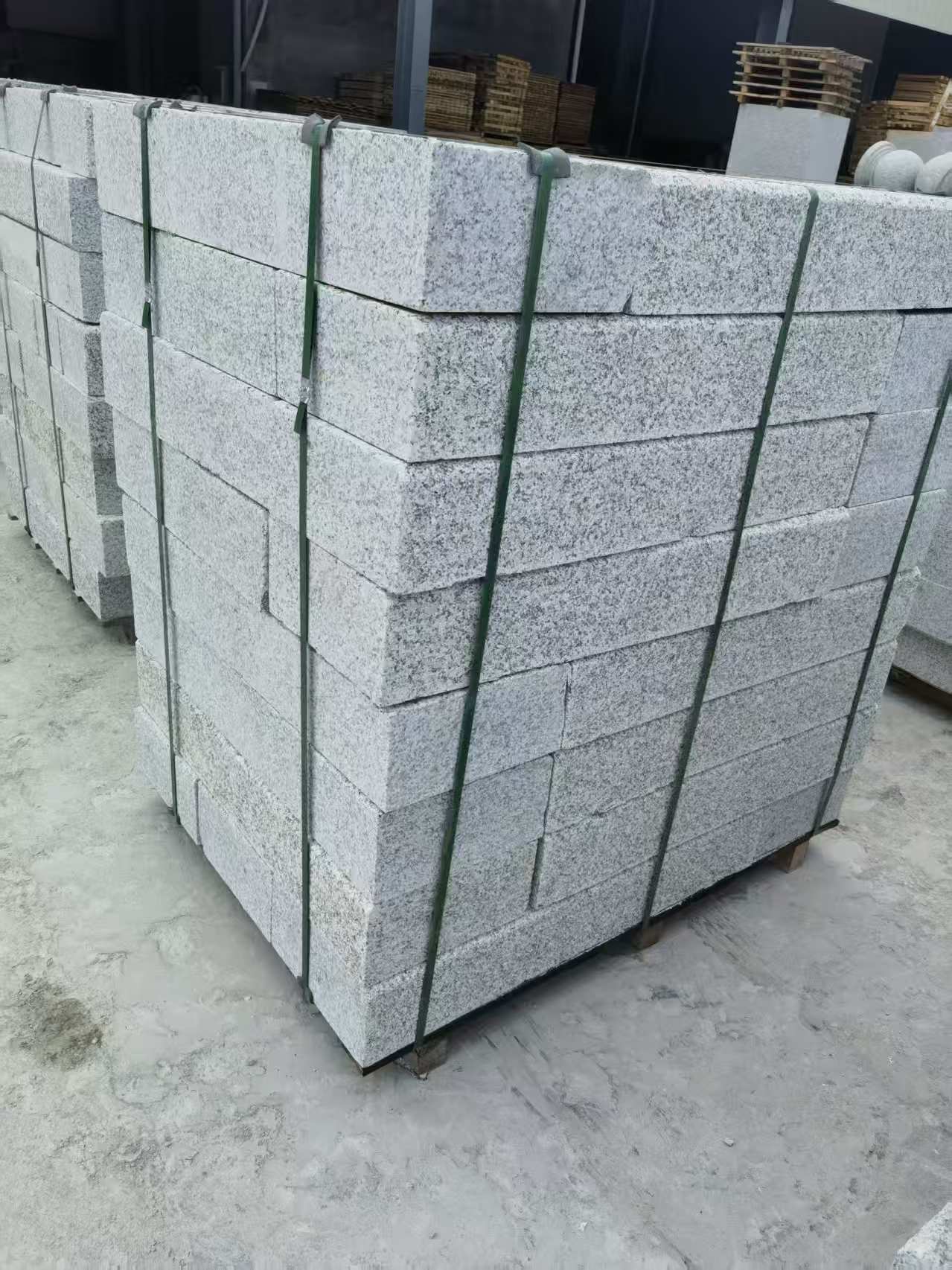 潍坊 芙蓉白火烧两面路沿石