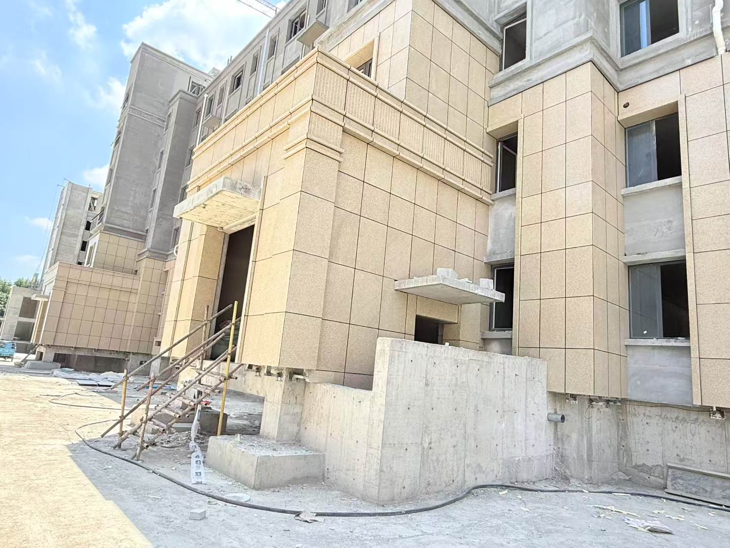 潍坊 黄金麻干挂，工地实拍