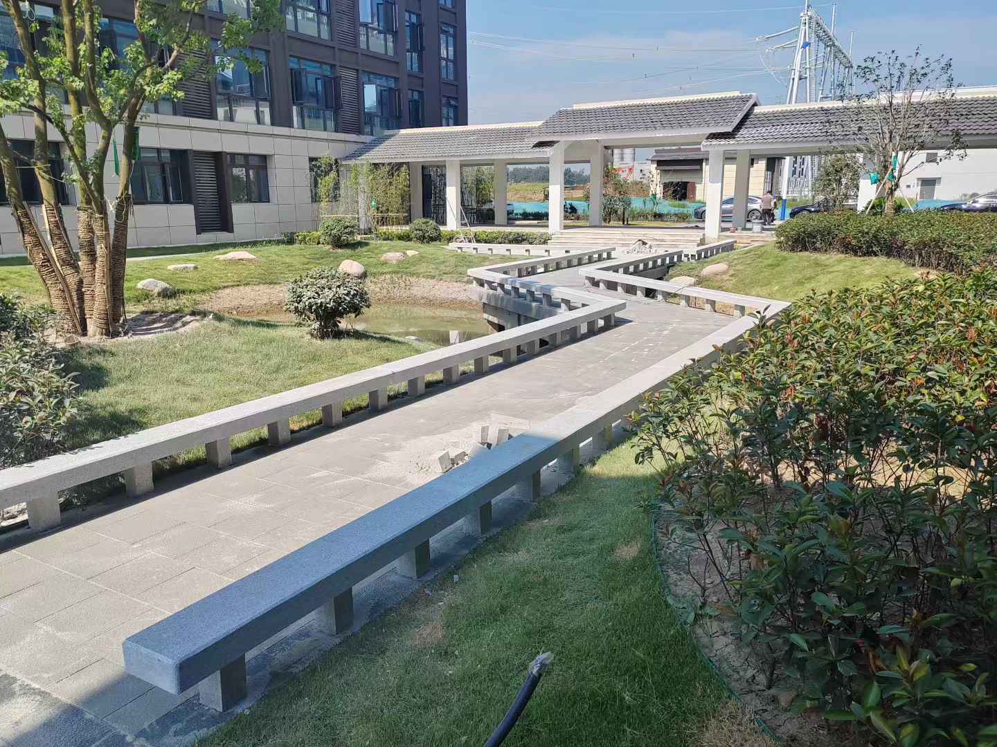 潍坊 芝麻灰小区坐凳&栏杆安装效果