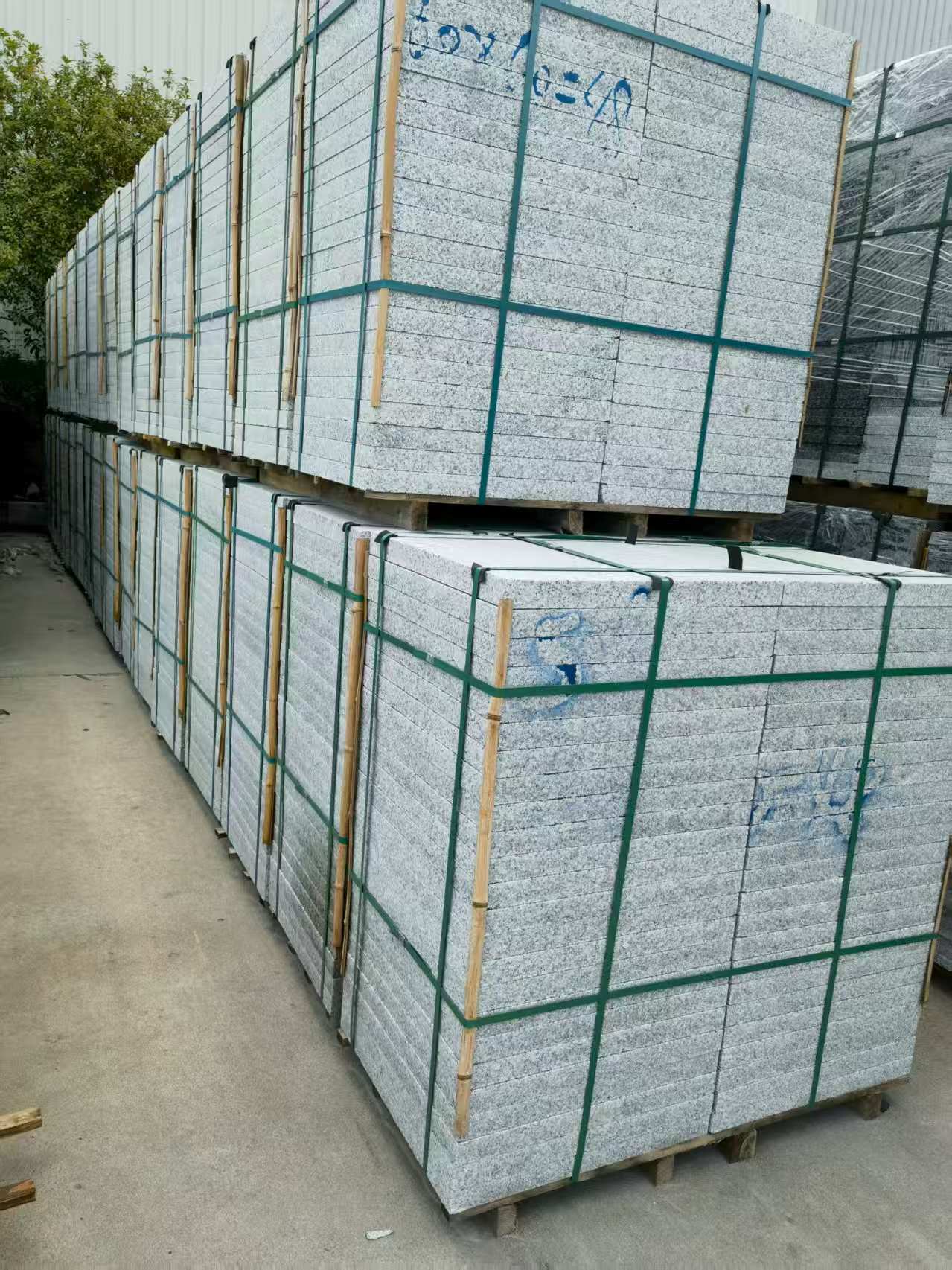 潍坊 大花芙蓉白火烧成品，市政园林广场地铺石