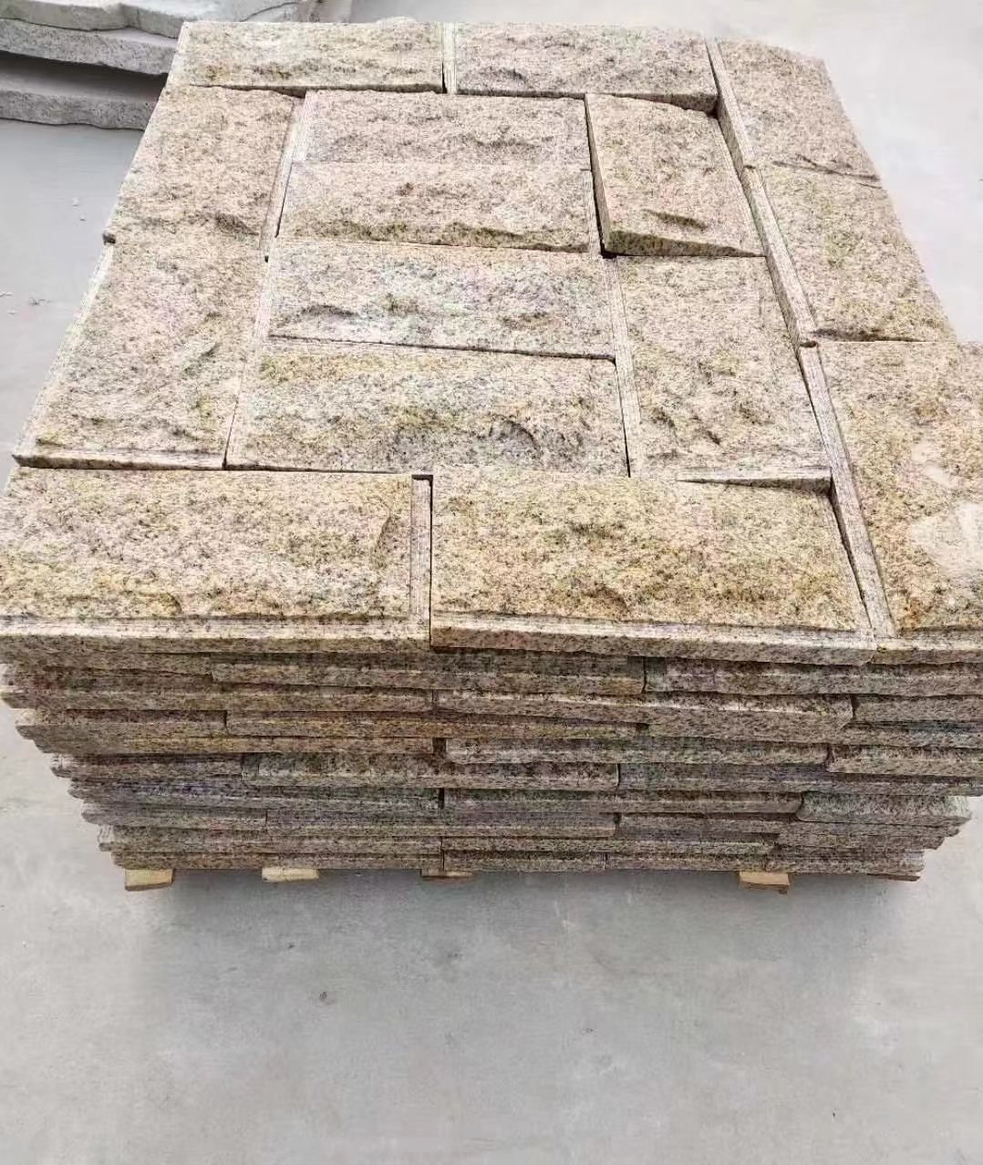 潍坊黄锈石蘑菇石